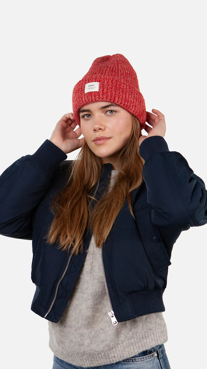 Barts Owlet Beanie rood Aan foto zijkant